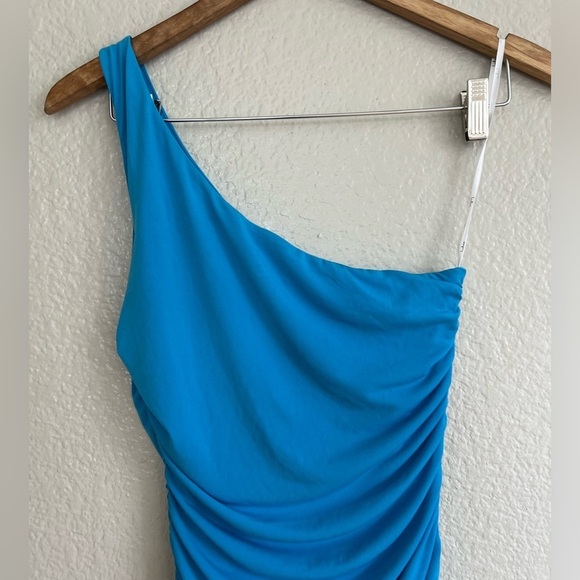 Total Appeal Blue Ruched One-Shoulder Bodycon Midi Dress - Picture 4 of 7